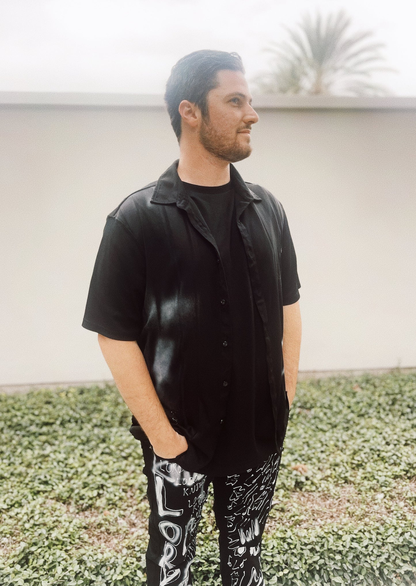 BUTTON UP