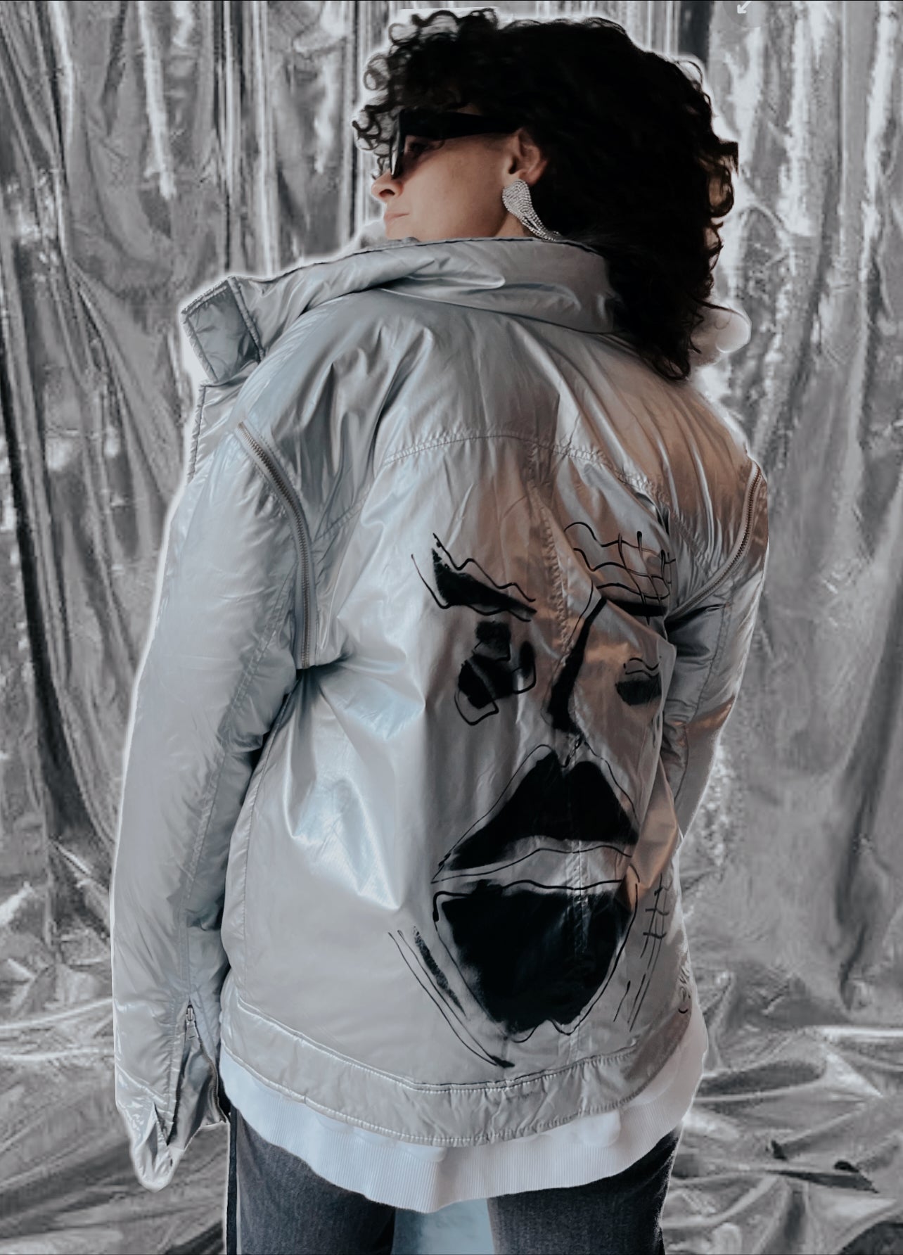 LIKE A LIGHT SILVER PUFFER JACKET